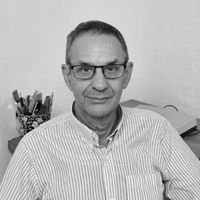 Dr. Ianir Milevski