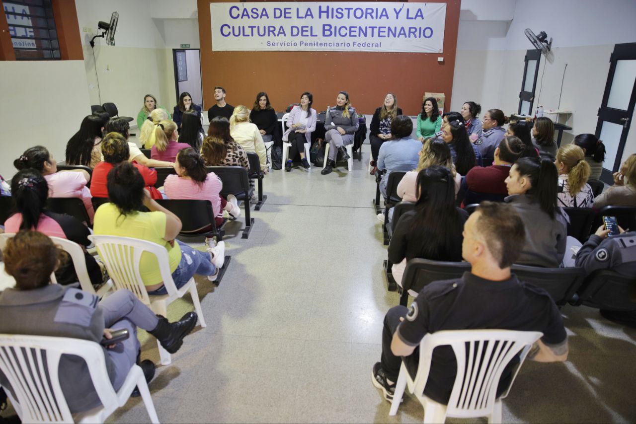 Imagen general de las personas que participaron del Ciclo de formación