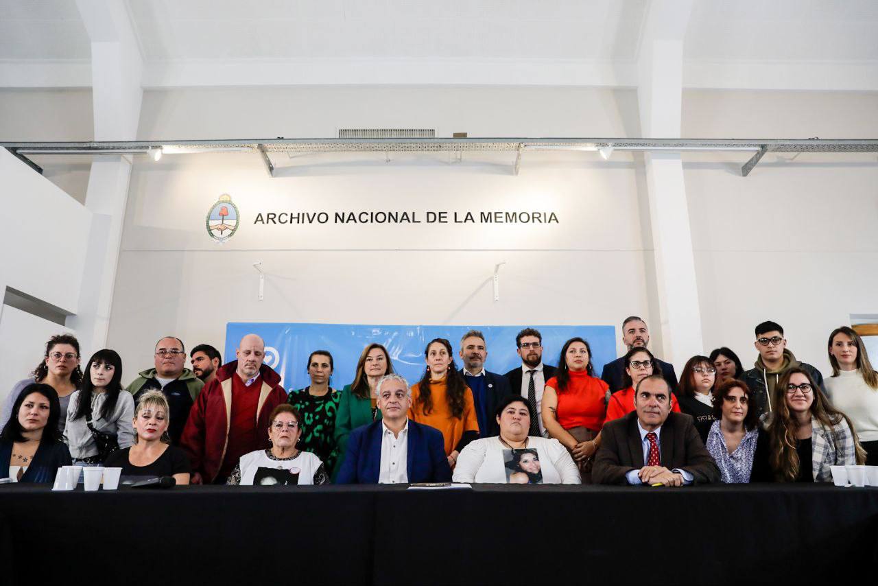 Imagen general de las funcionarias y los funcionarios de Nación y provincia de Buenos Aires, familiares, abogados y allegados de las víctimas