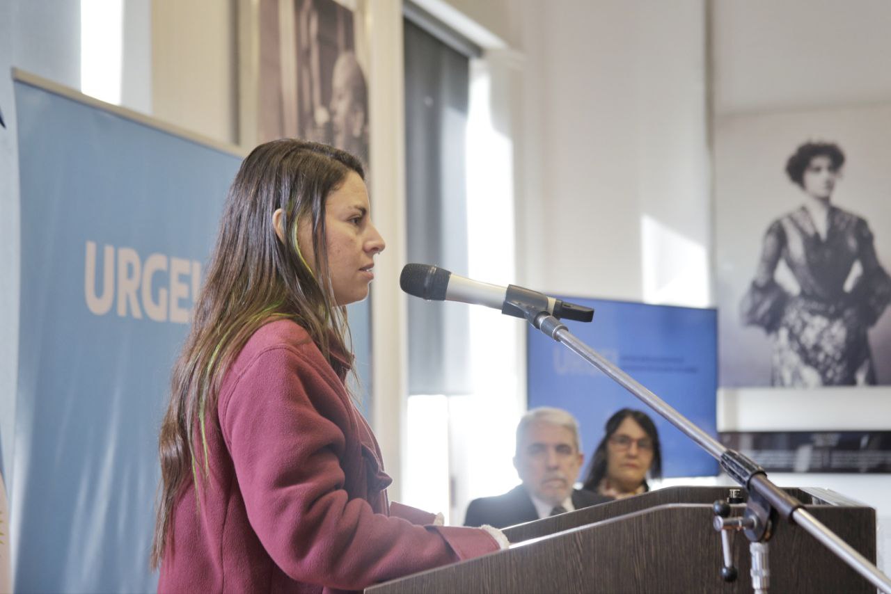 Imagen de la ministra Ayelén Mazzina durante su discurso