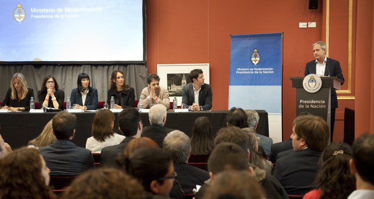 El ministro Andrés Ibarra presenta los 15 compromisos del II Plan de Acción Nacional de Gobierno Abierto de la República Argentina 2015-2017.