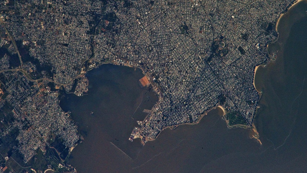 Montevideo, República Oriental del Uruguay – ISS – 1 de Mayo de 2010