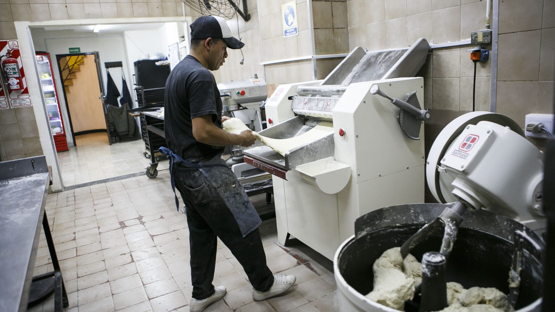 Uno de los trabajadores de la cooperativa.