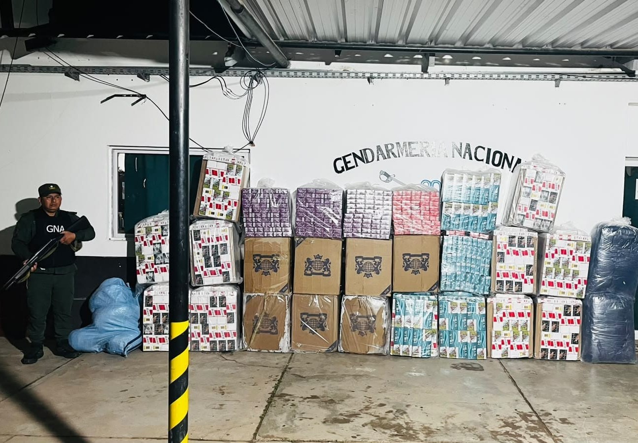 Decomiso de cigarrillos y hojas de coca en Aguas Blancas
