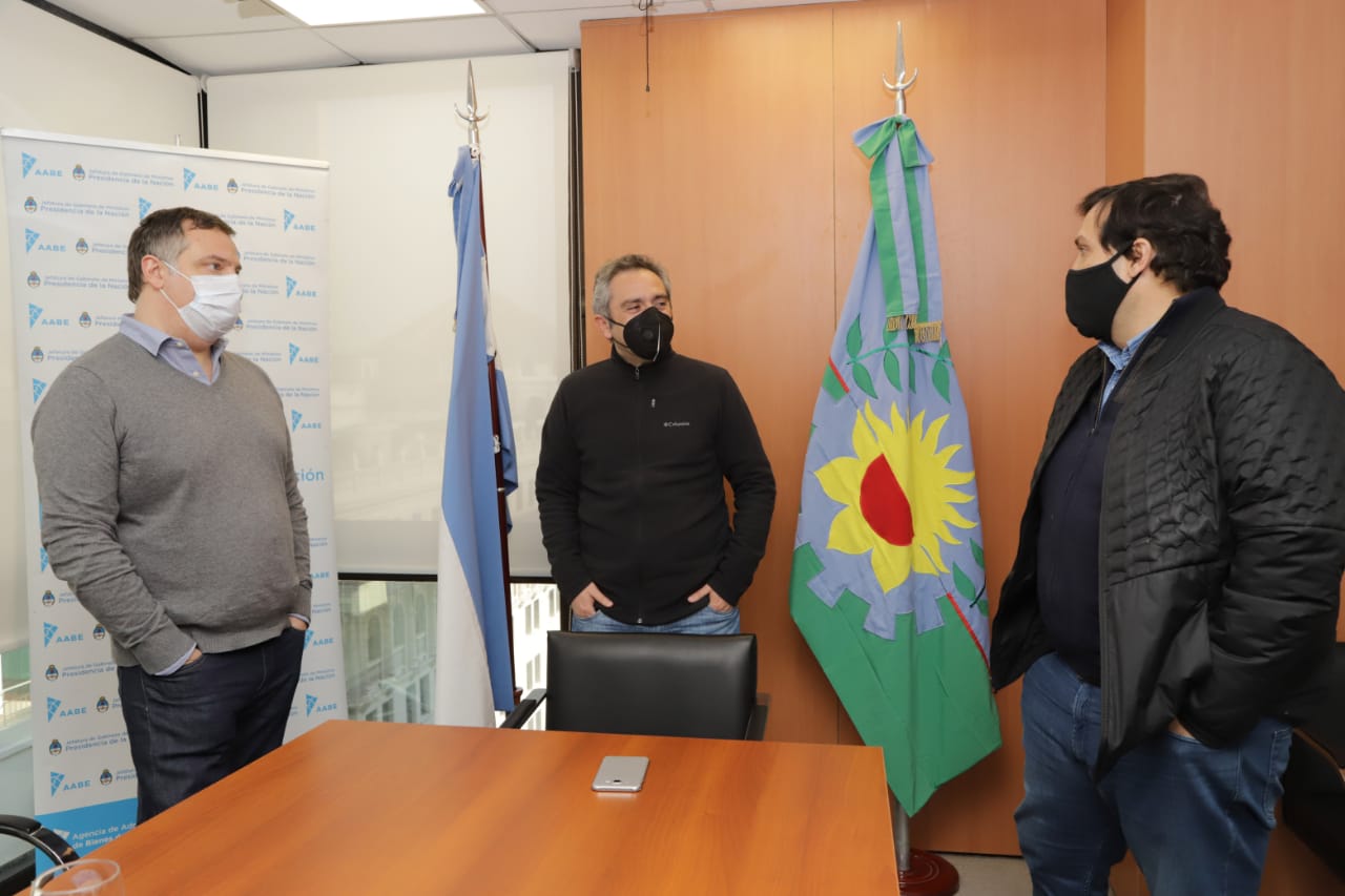 Martin Cosentino, Andres Larroque y Juan Debandi, conversando