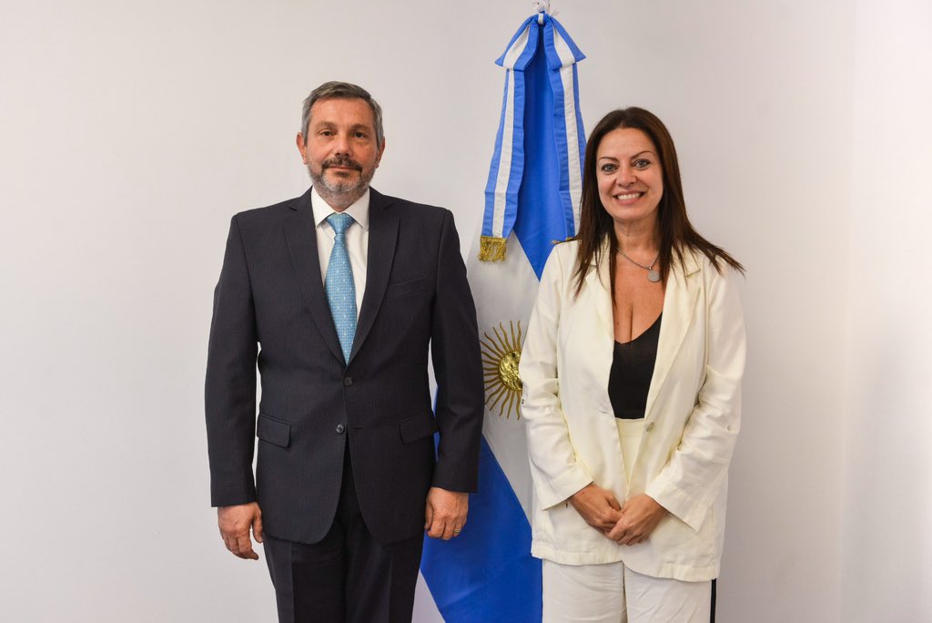 La ministra de Capital Humano, Sandra Pettovello, puso en funciones al  nuevo director ejecutivo de ANSES , Mariano A.S. De los Heros |  Argentina.gob.ar
