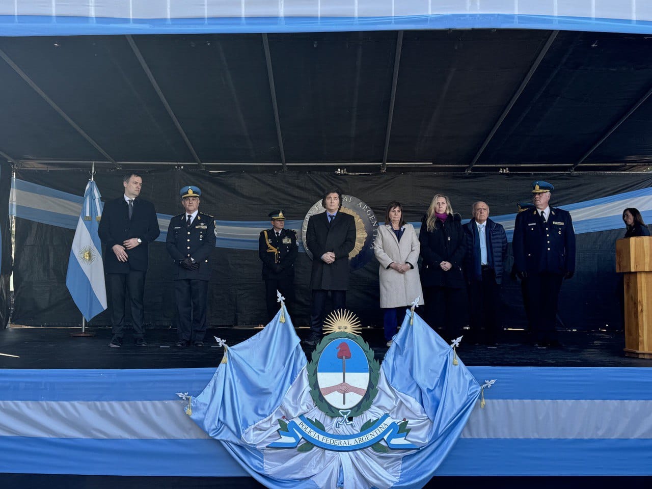 El Presidente Javier Milei encabezó el homenaje a los policías federales caídos en el cumplimiento del deber
