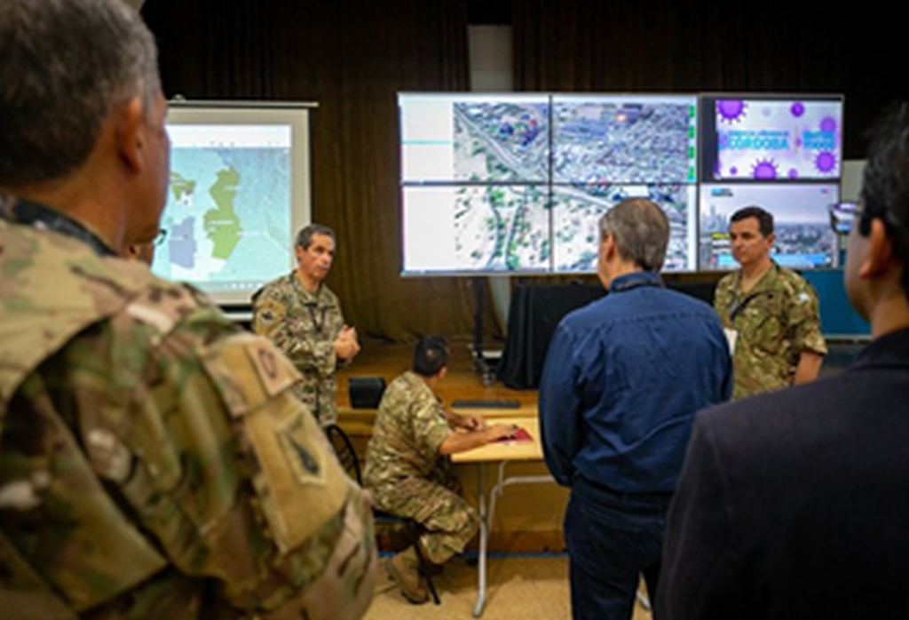 Exposición del jefe del Batallón de Inteligencia Despliegue Rápido y analistas, al gobernador, al ministro de Salud, al comandante del CCZE Córdoba y al comandante de la FDR en el COE Central, en esa oportunidad queda constituido formalmente el Centro. Esta actividad se reiteró esta actividad con motivo de la visita del ministro de Defensa, junto al jefe del Estado Mayor Conjunto de las Fuerzas Armadas, comandante Operacional Conjunto y jefe del Ejército. 