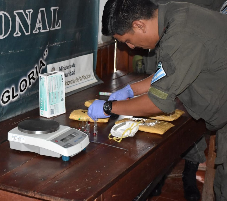 Las pruebas de campo narcotest confirmaron la existencia de cocaína prueba narcotest