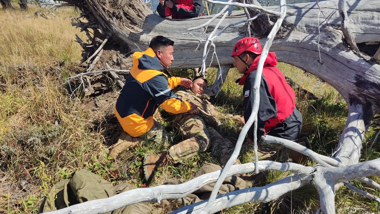 La Patrulla de Rescate del RIM 26 se ejercita en el Volcán Lanín 2