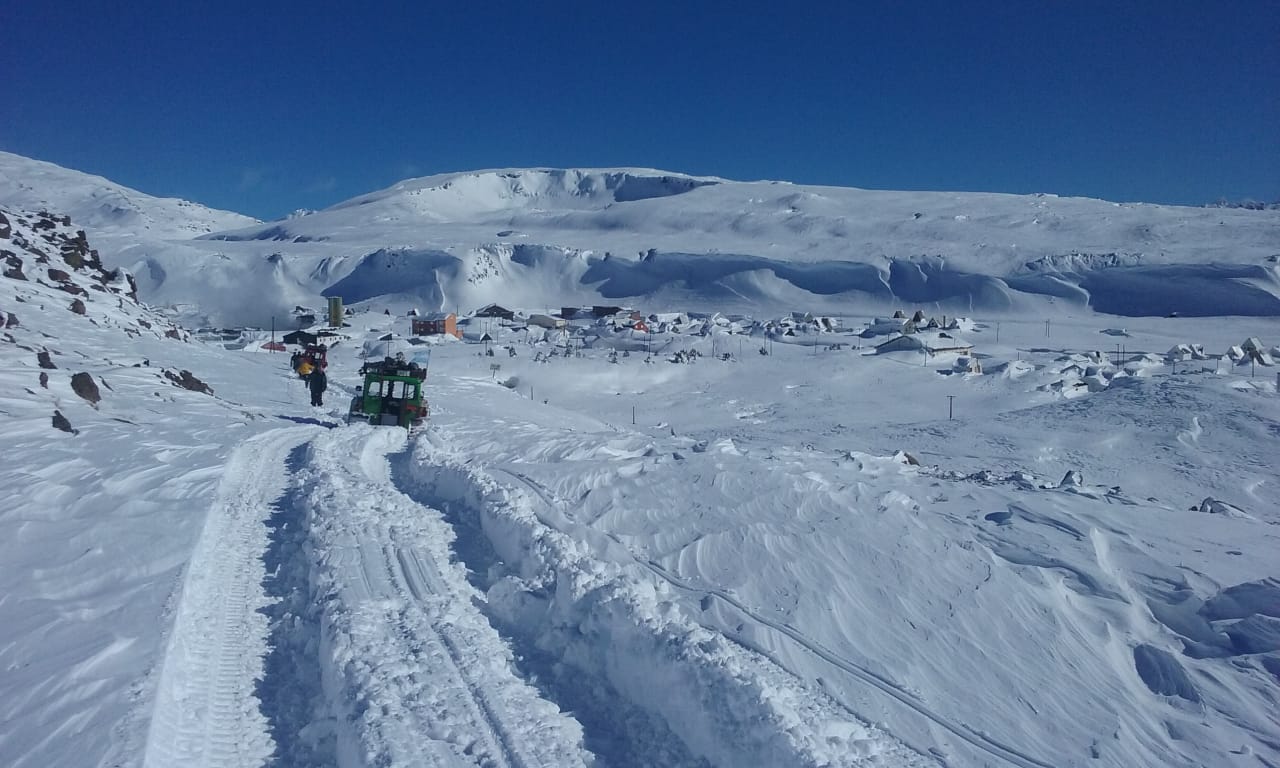 Un grupo de ciudadanos quedaron atrapados por un temporal de nieve