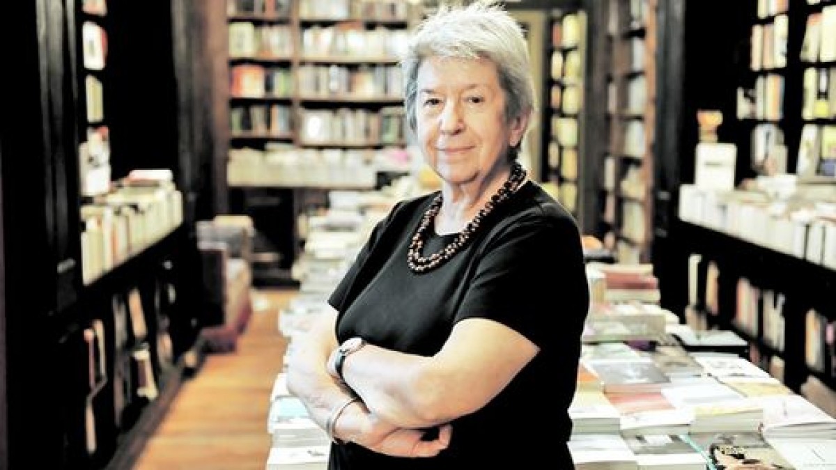 Sylvia Molloy, escritora, editora y docente. Sylvia Molloy, escritora, editora y docente.