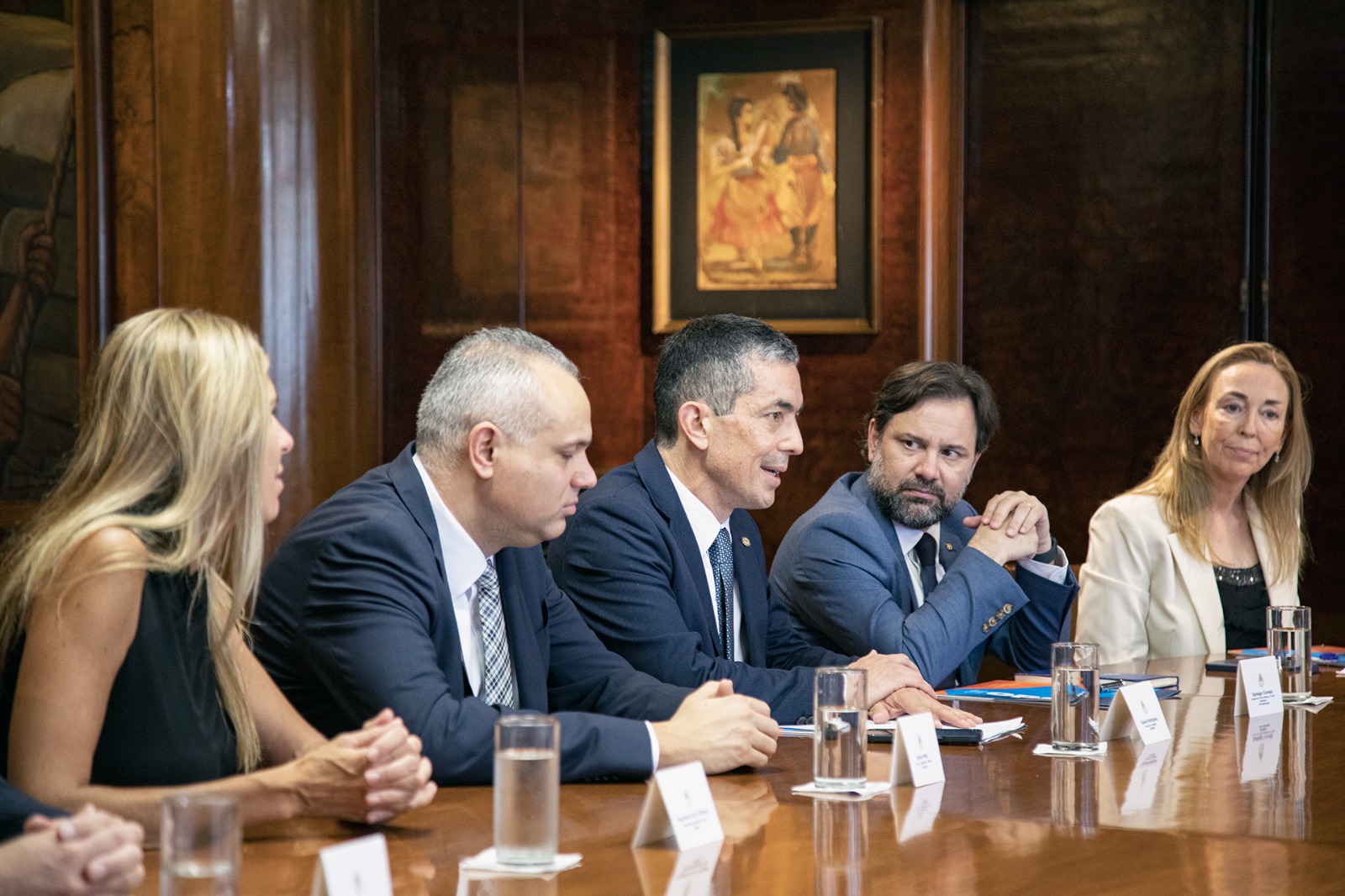 reunión en ministerio de salud por acuerdo público privado en salud