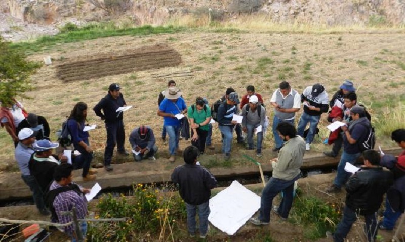 Juan Pablo Zamora Gómez en un encuentro de capacitación en técnicas de riego del INTA en la Quebrada de Humahuaca.