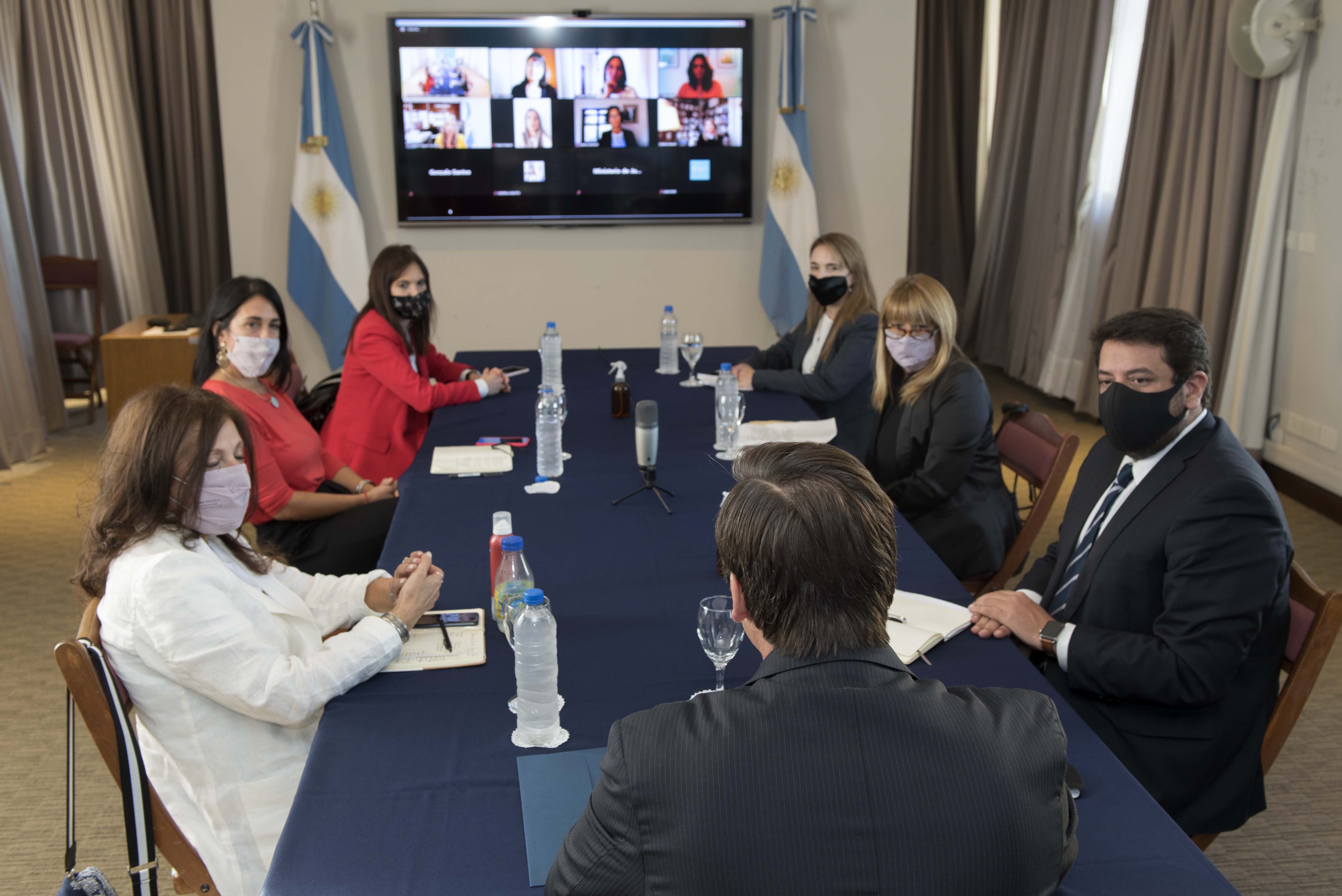 Soria mantuvo un encuentro con fiscalas del área metropolitana y de diferentes provincias