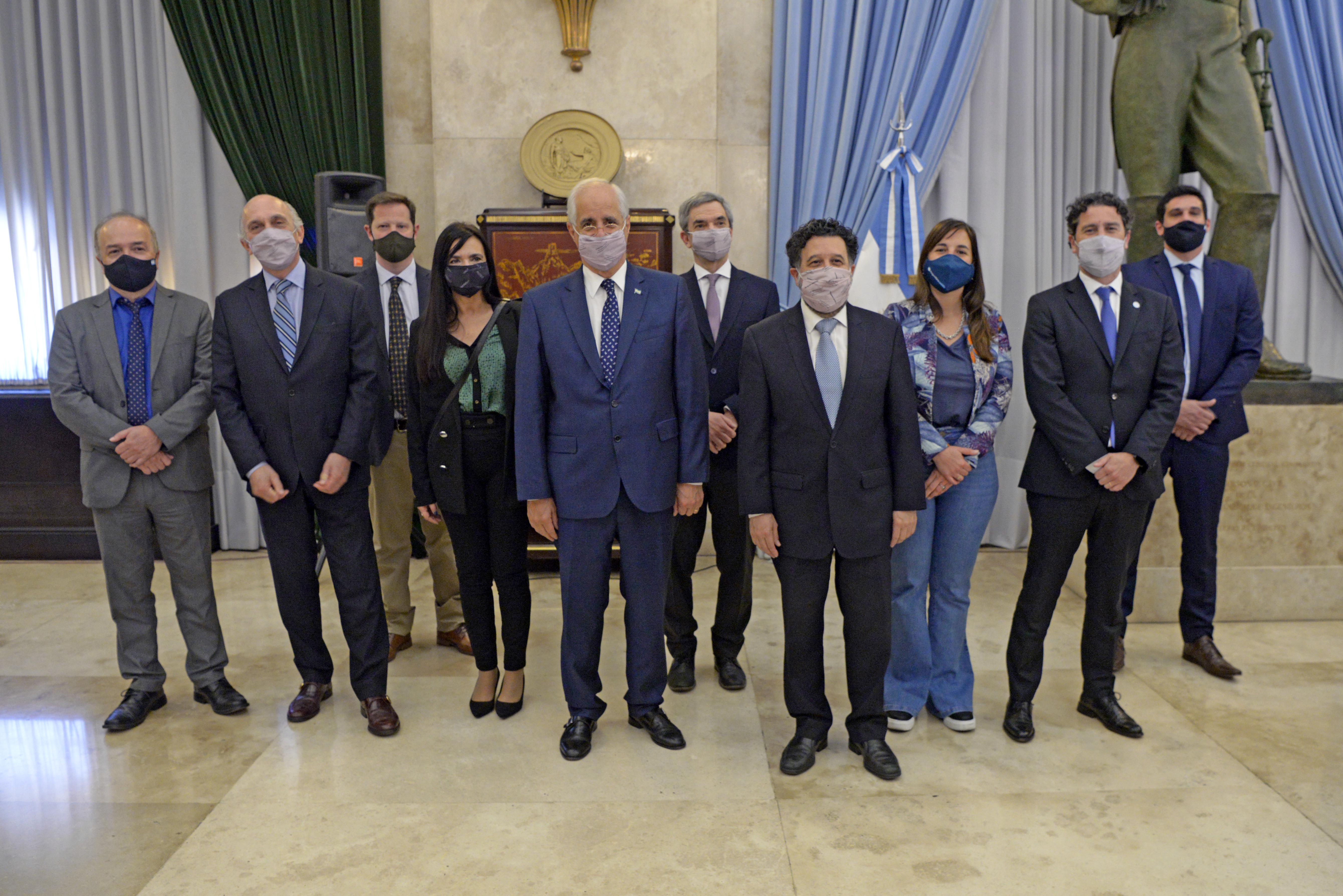 Taiana, Mazzei y funcionarios