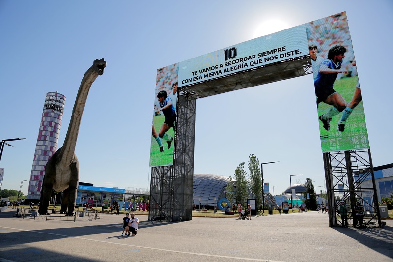 El arco de ingreso de Técnopolis homenajeó a Maradona