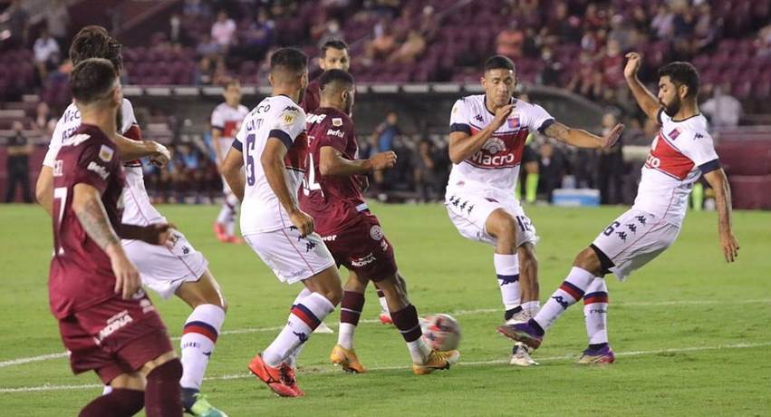 El conjunto granate del sur igualó sin goles en su último partido como visitante ante Central Córdoba de Santiago del Estero y Tigre cayó como local ante Newell’s Old Boys por 2 a 0. El conjunto granate del sur igualó sin goles en su último partido como visitante ante Central Córdoba de Santiago del Estero y Tigre cayó como local ante Newell’s Old Boys por 2 a 0.