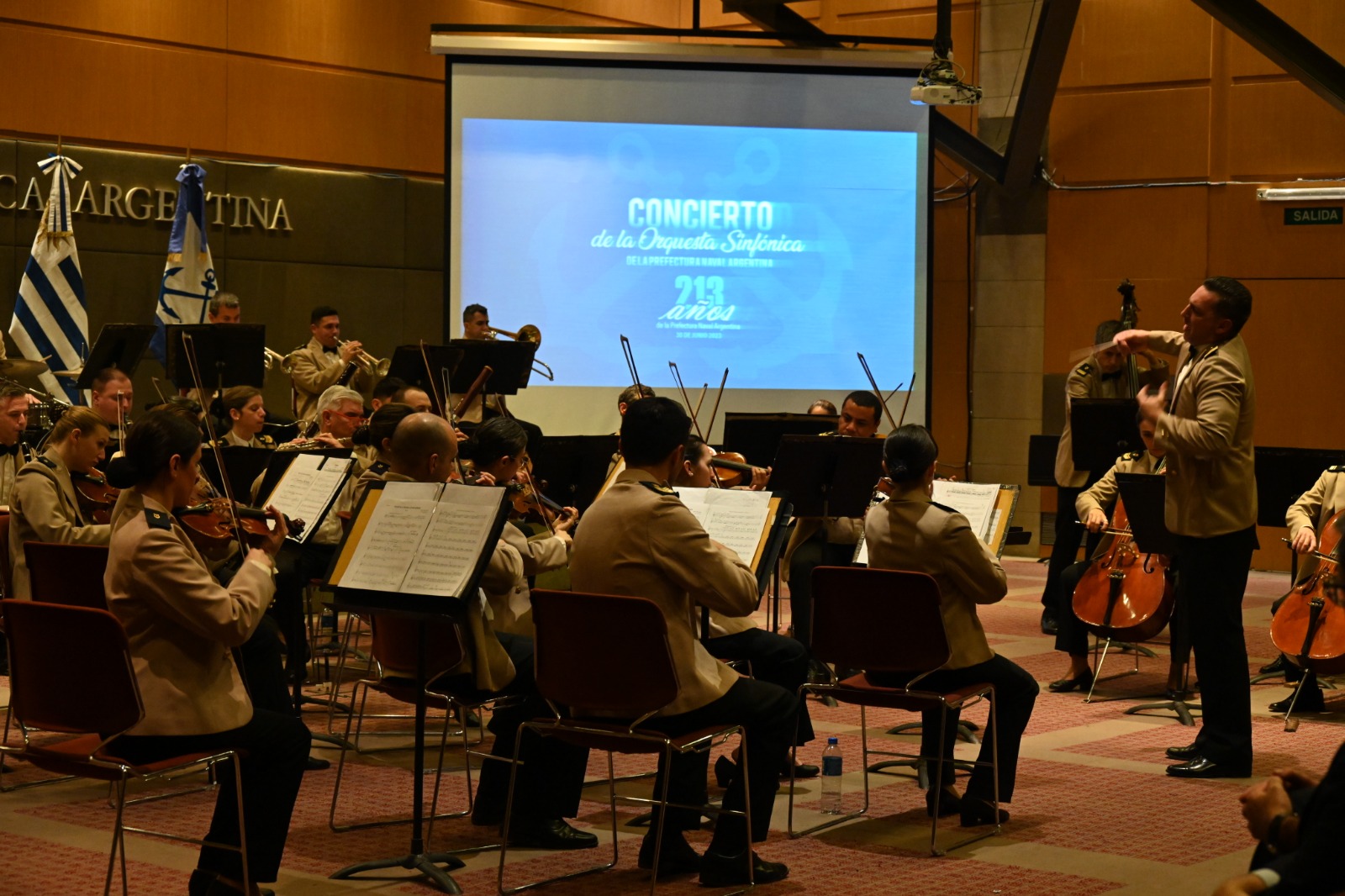 La Orquesta Sinfónica de Prefectura dio un concierto en la Universidad