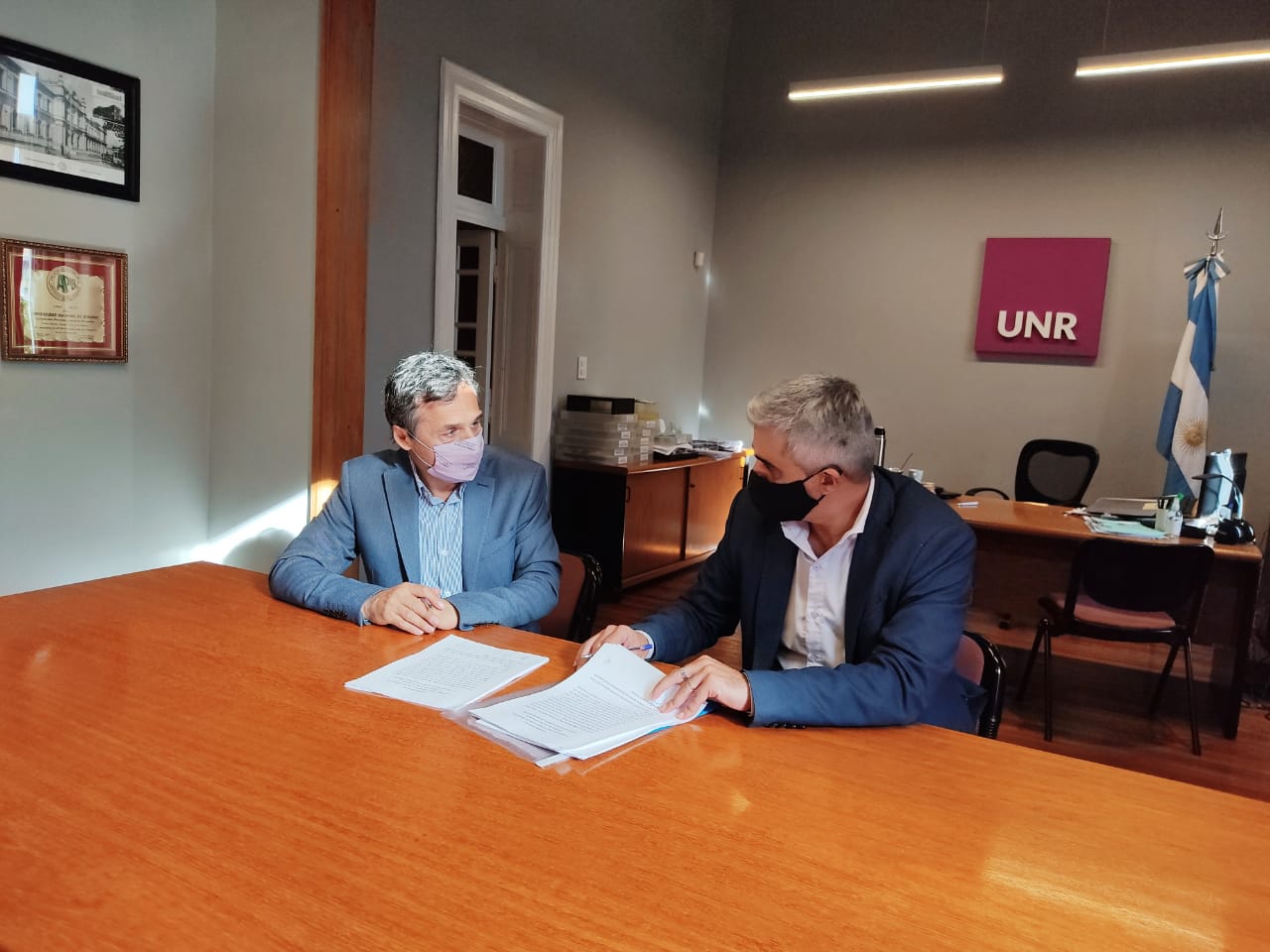 Firma de acuerdo entre CNRT y UNR