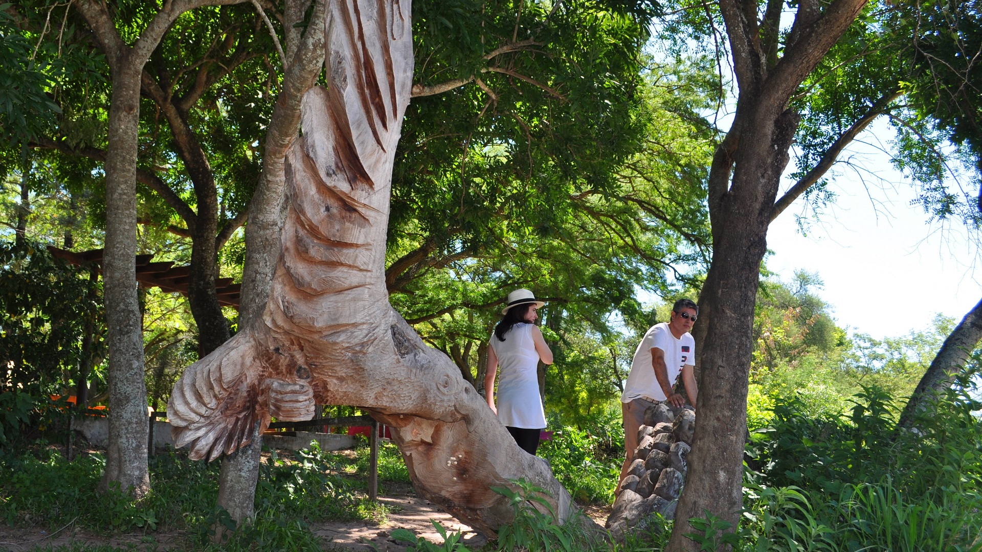 Turistas Rio Bermejito