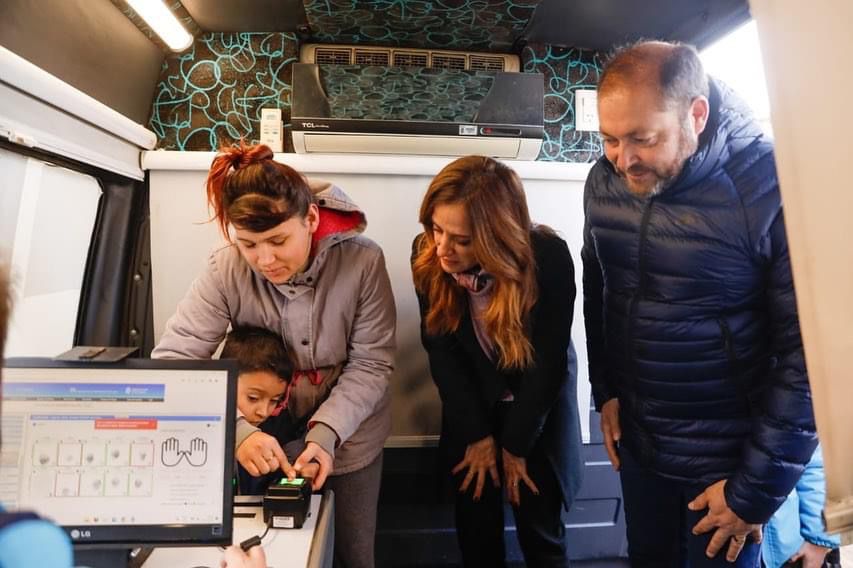La ministra visitaró diferentes stands institucionales y dialogaron con vecinos, vecinas y referentes barriales.