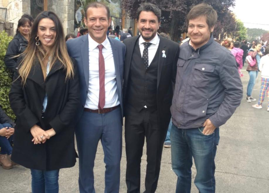 Yanina Martinez junto al gobernador Gutierrez en el 122° aniversario de San Martín de los Andes