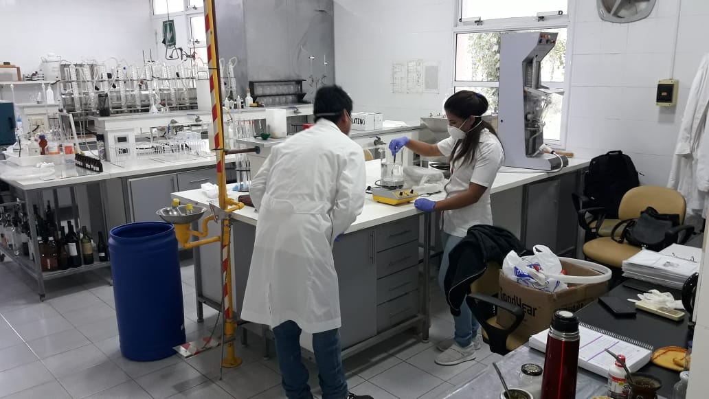El INV ya don&oacute; m&aacute;s de 70 mil litros de alcohol para afrontar la pandemia