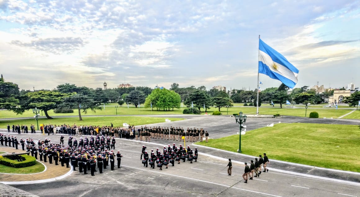 Desfile de salida franco de los días viernes- Foto CT González Barría
