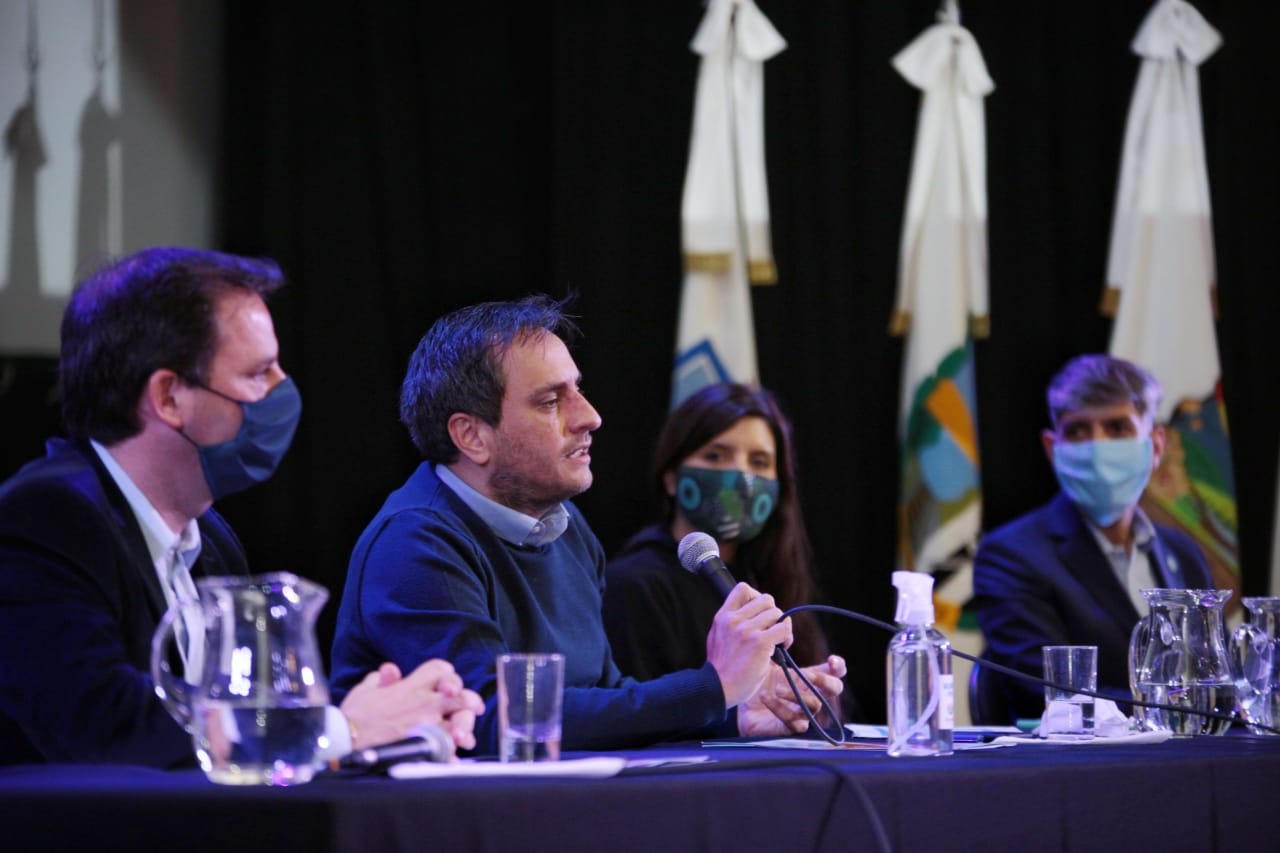 Cabandi&eacute; y Sujarchuk firmaron un convenio para impulsar pol&iacute;ticas ambientales en Escobar