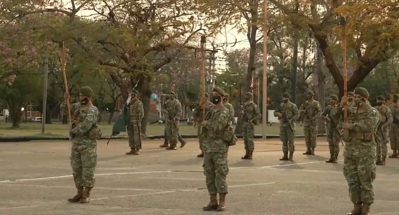 Formación en la plaza de armas del Regimiento 29