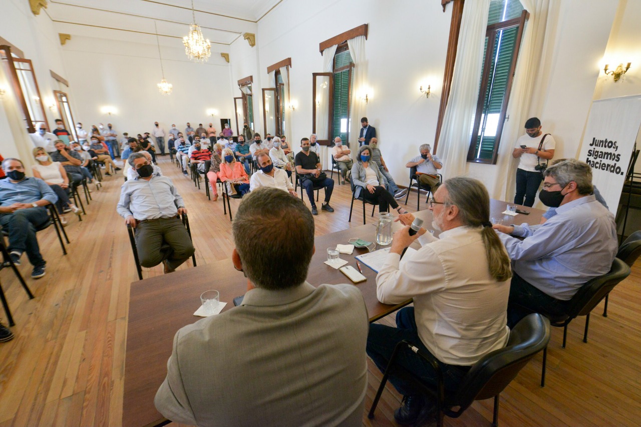 Basterra recorrió emprendimientos productivos en Navarro