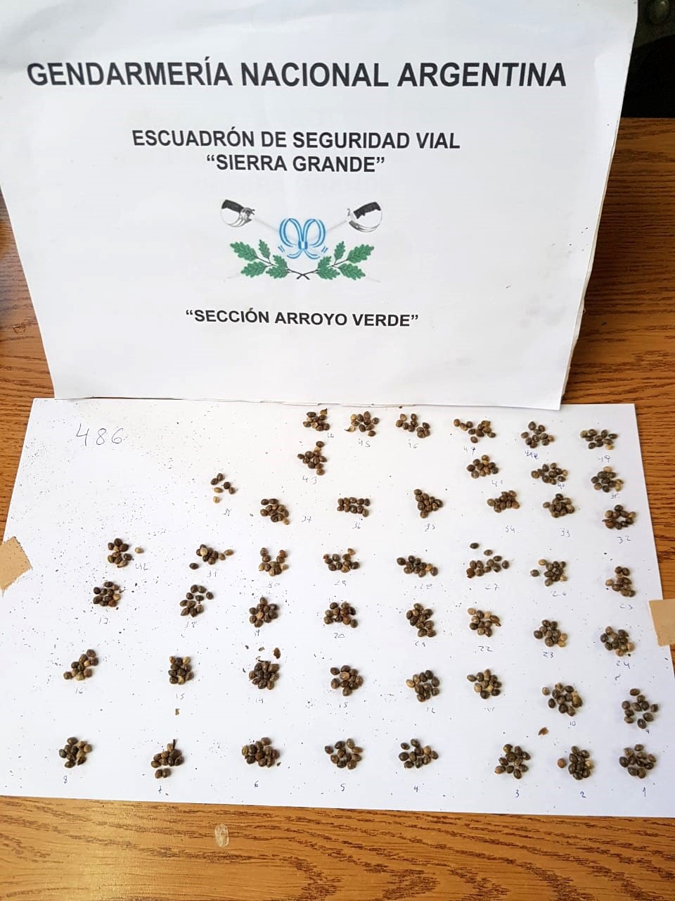 Ocultan semillas de marihuana en envases plásticos de cosméticos en Chubut