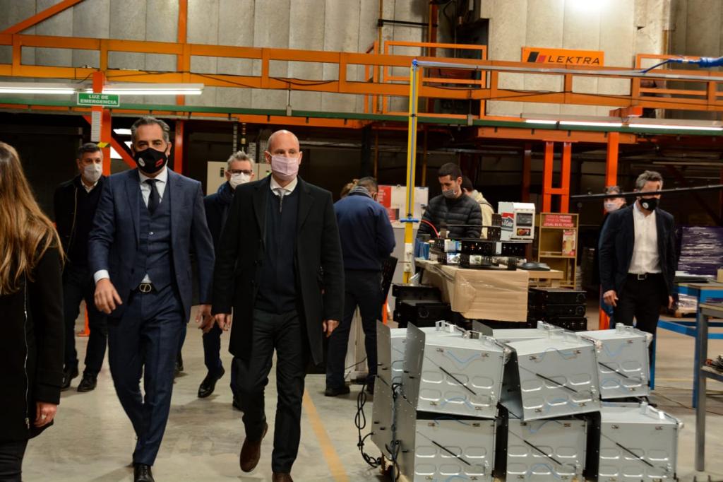 El secretario Merediz recorre las instalaciones de la planta