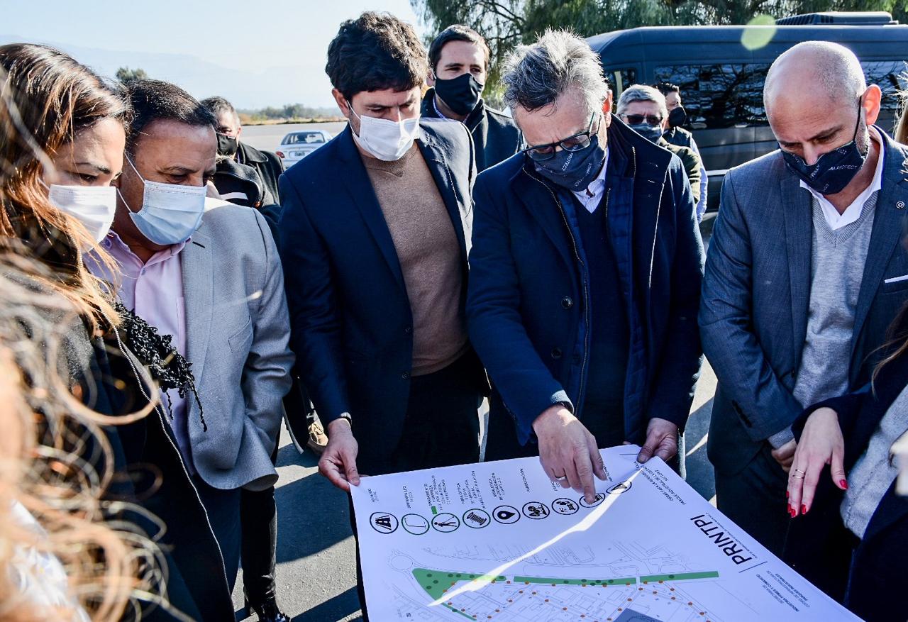 Recorrida de obras en el Parque industrial La Rioja