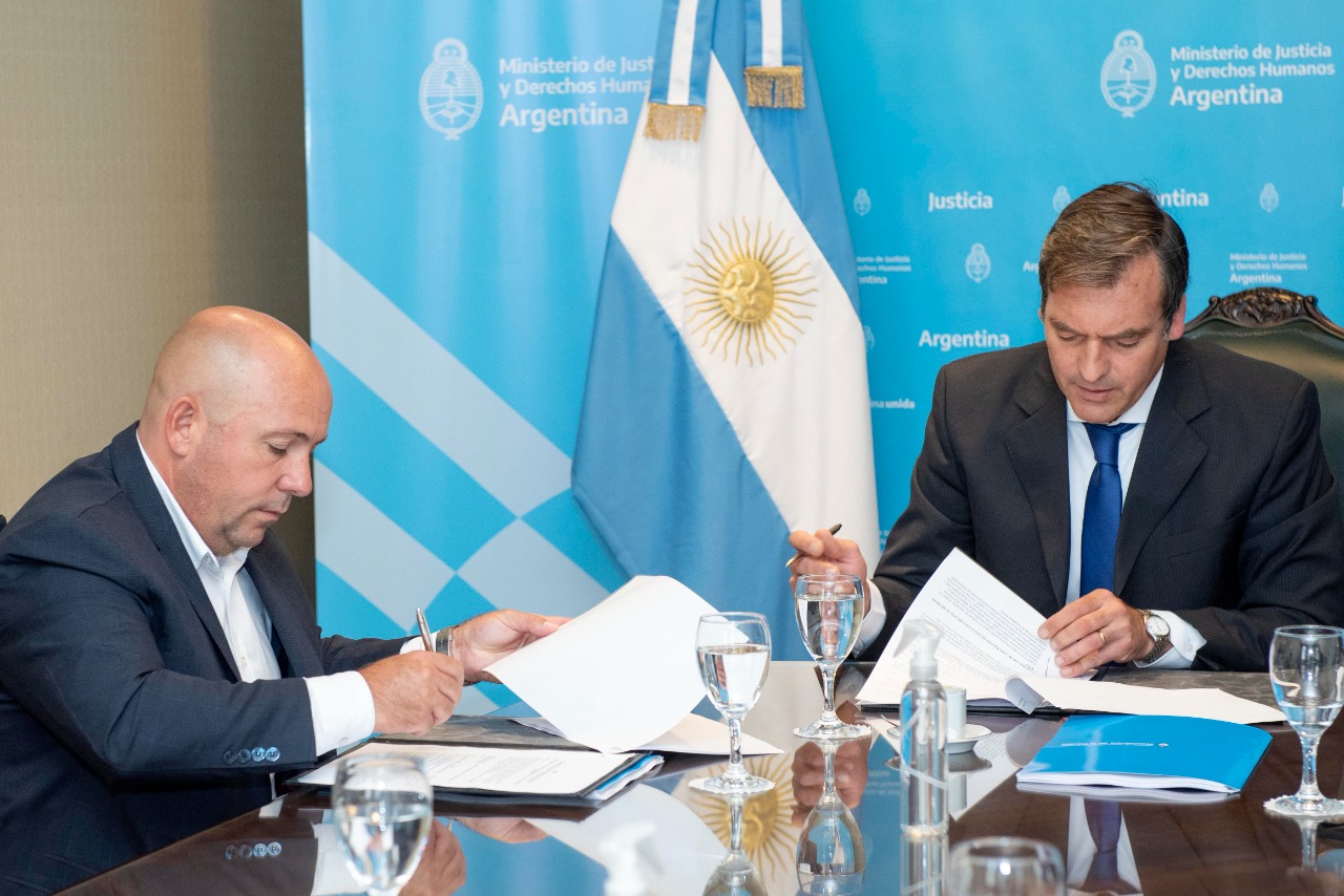 Acuerdo con el municipio de Puerto Madryn para garantizar el acceso al Certificado de Antecedentes a 350 mil habitantes