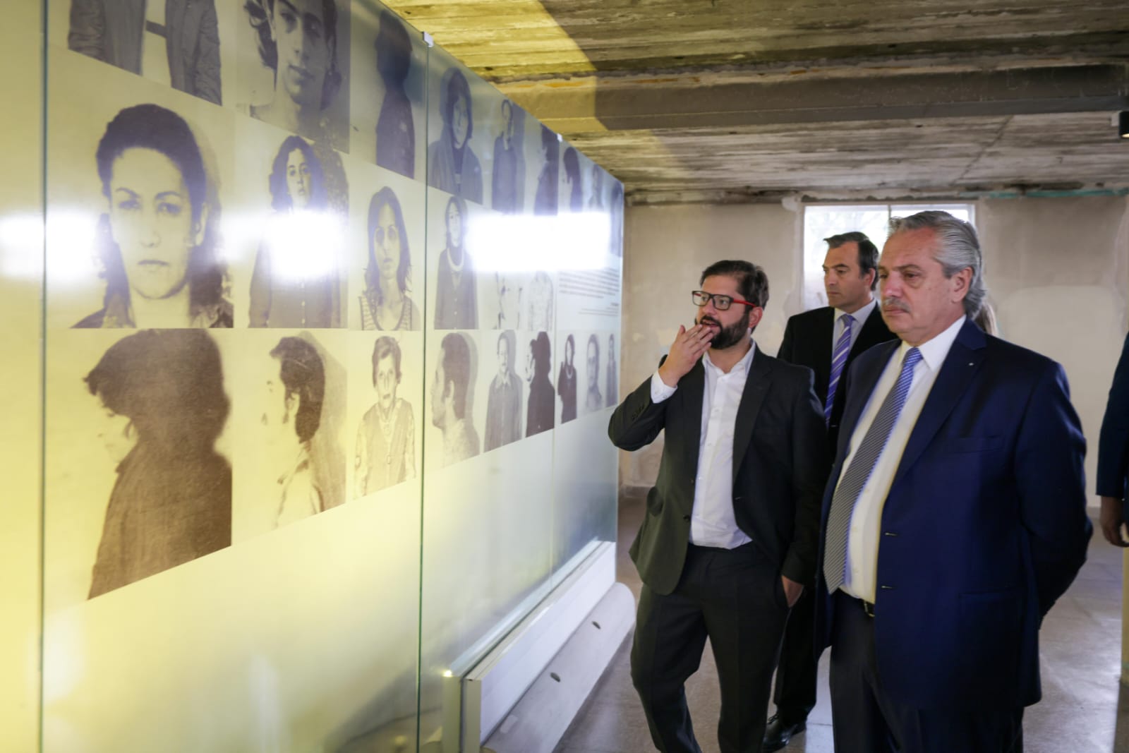  Fernández y Gabriel Boric recorrieron el Museo Sitio de Memoria ESMA