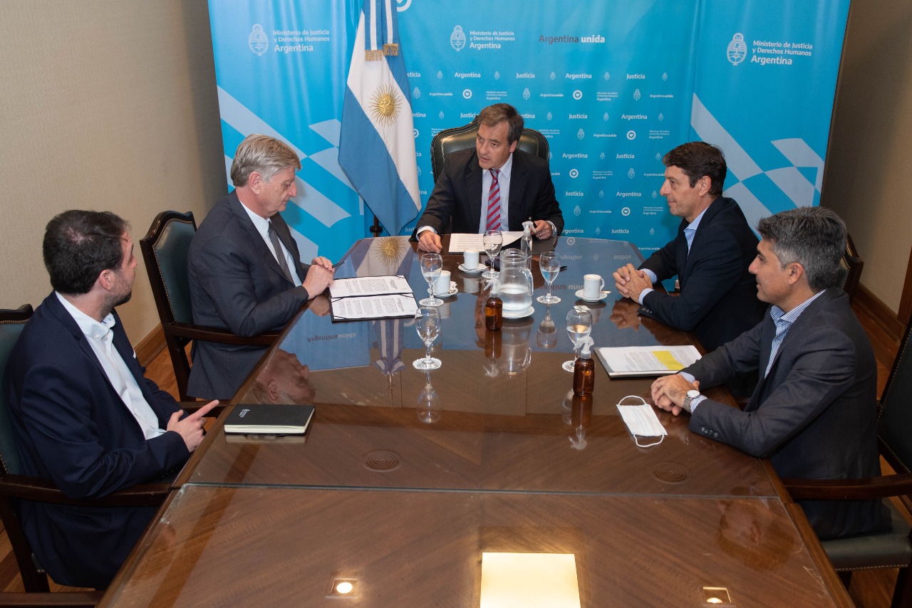 Soria y Ziliotto firmaron un acuerdo para modernizar juzgados de paz y registros civiles de La Pampa