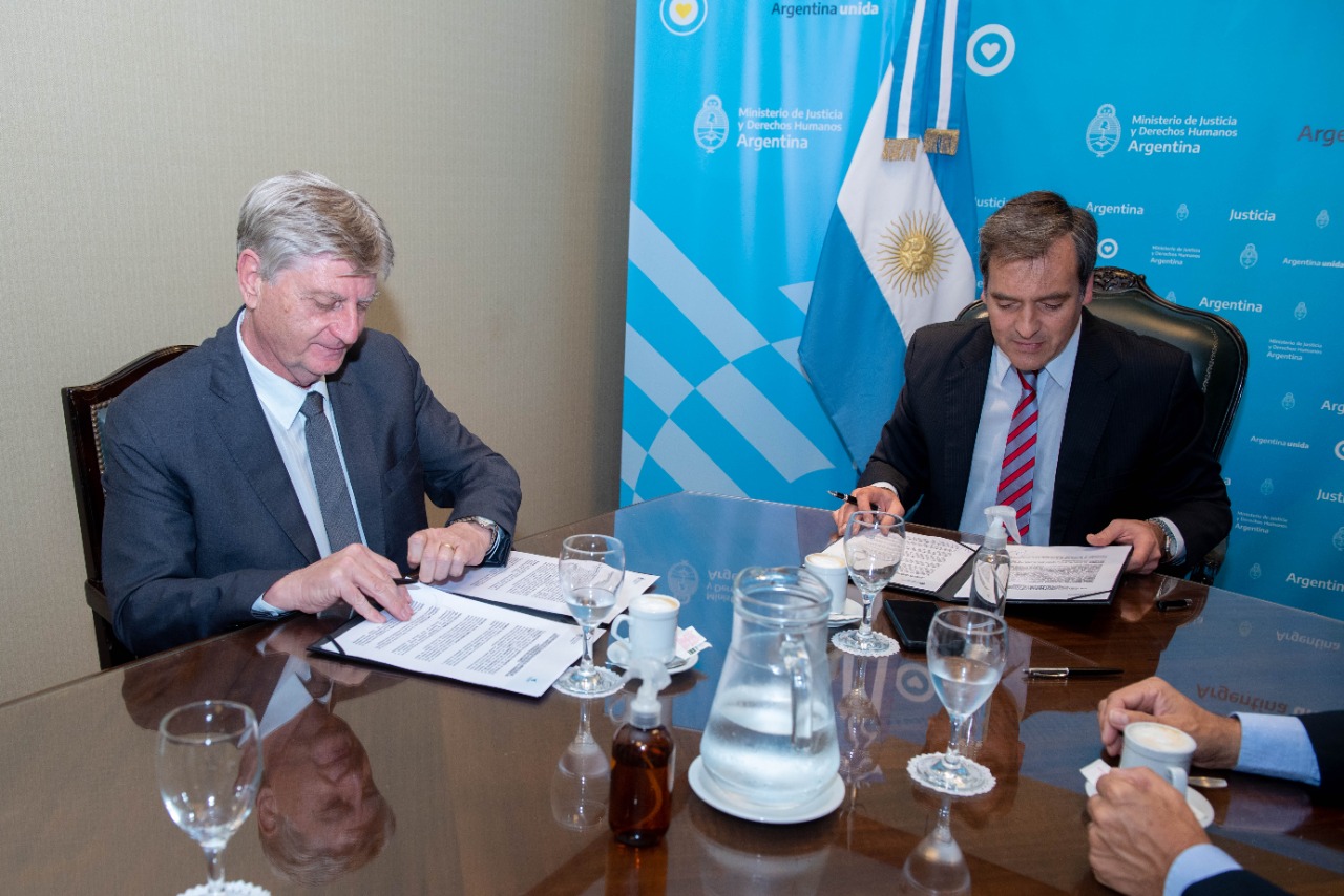 Soria y Ziliotto firmaron un acuerdo para modernizar juzgados de paz y registros civiles de La Pampa