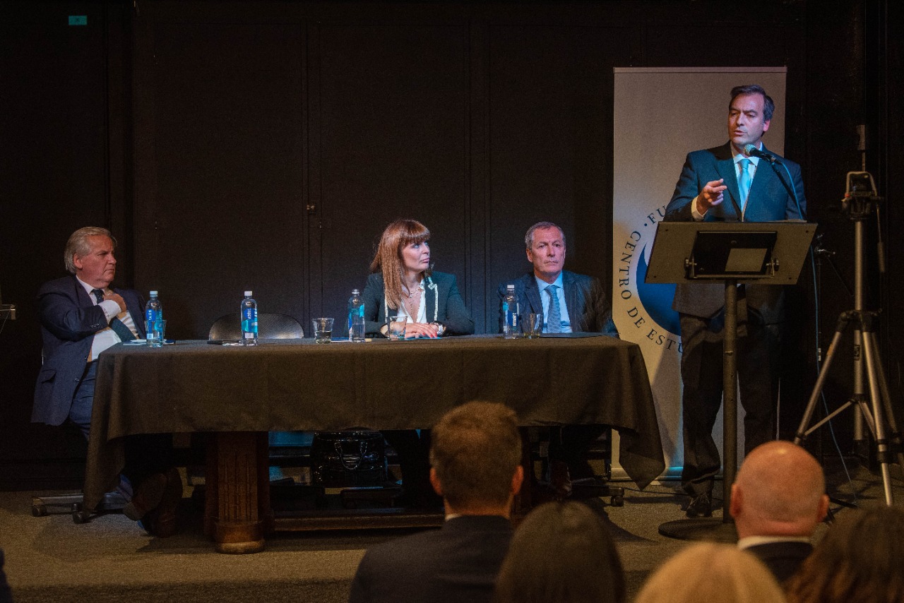 Soria participó del lanzamiento de la Diplomatura en Derecho Registral, organizada en conjunto por la FUCER y la Universidad de Ciencias Empresariales y Sociales 