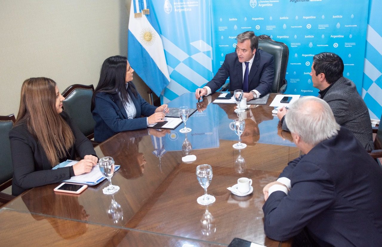 Convenio entre el Ministerio de Justicia y la municipalidad de Malvinas Argentina