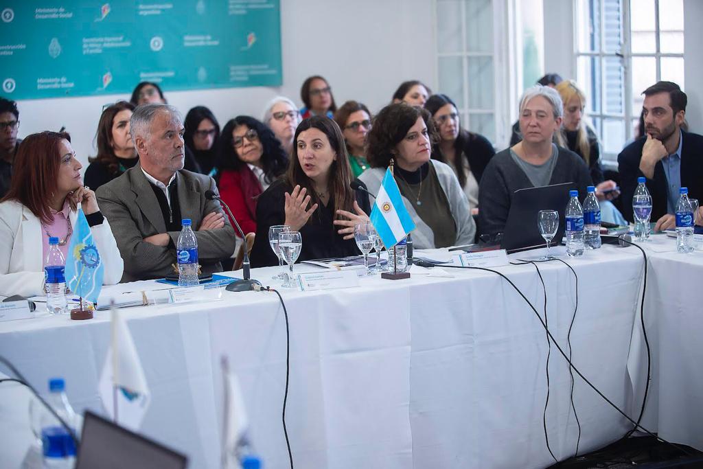 El Ministerio de Justicia y Derechos Humanos y la Secretaría Nacional de Niñez, Adolescencia y Familia presentaron la campaña “Crecer en familia es un derecho”