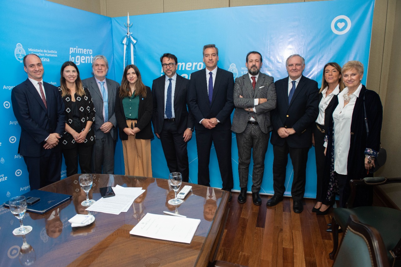 Soria recibió al embajador de Italia, Fabrizio Lucentini, junto a la delegación del Ministerio de Justicia Italiano para avanzar en la actualización el Tratado de Asistencia Judicial en Materia Penal