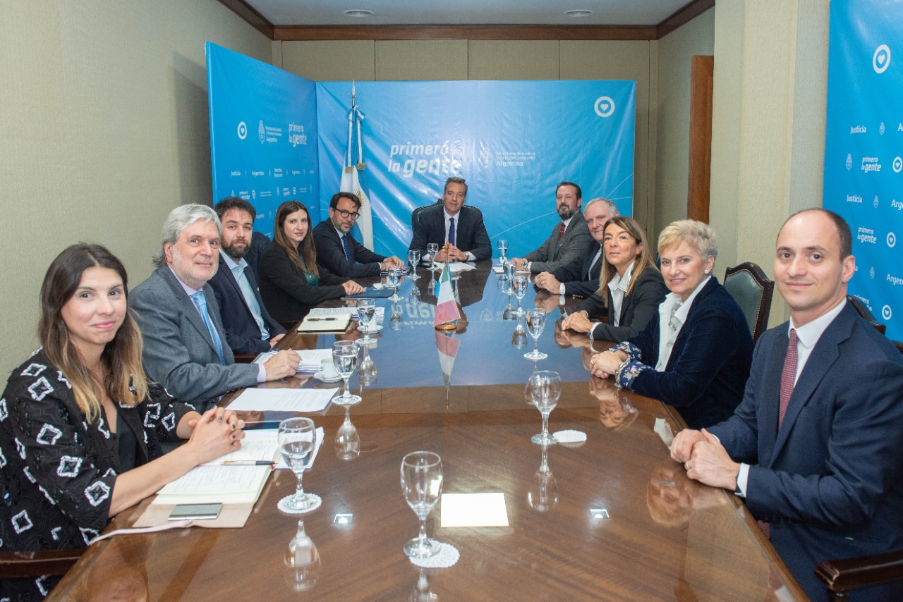 Soria recibió al embajador de Italia, Fabrizio Lucentini, junto a la delegación del Ministerio de Justicia Italiano para avanzar en la actualización el Tratado de Asistencia Judicial en Materia Penal
