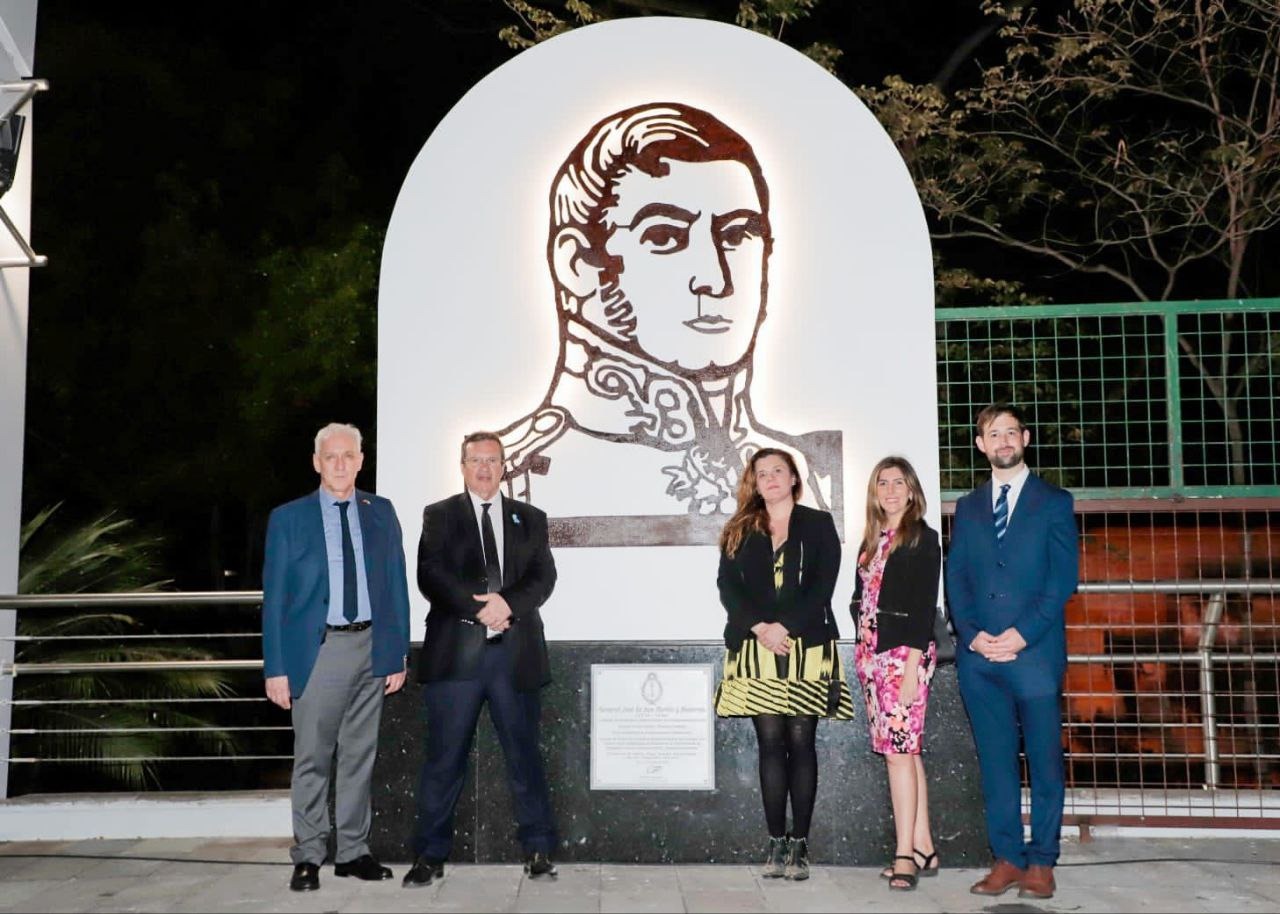 Obra: San Martín iluminado, emplazada en la ciudad de Guayaquil.