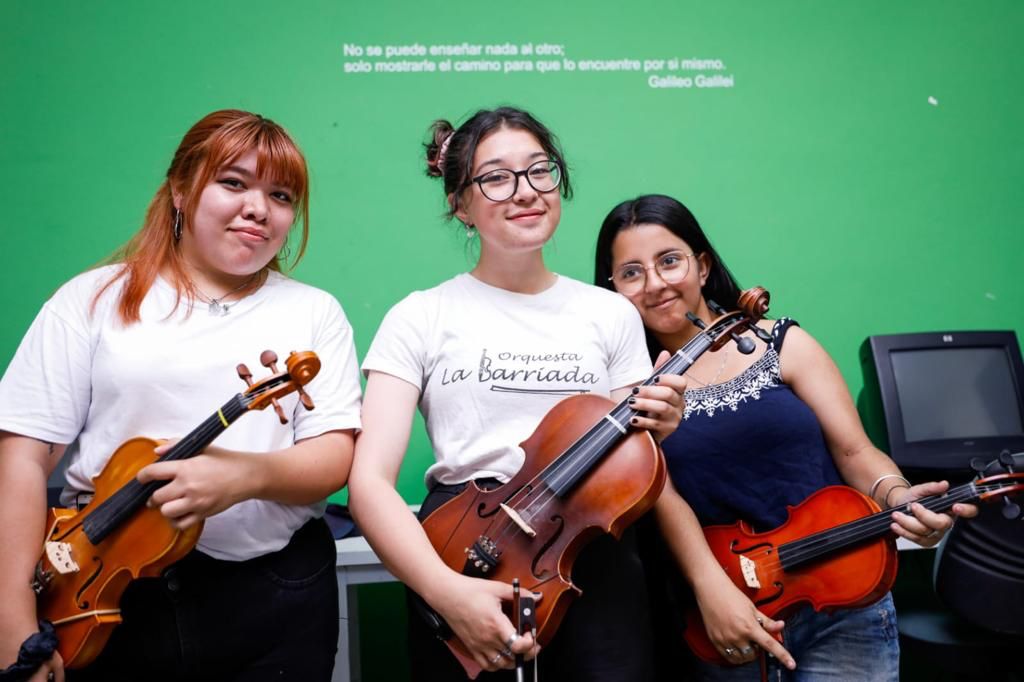 Integrantes de la orquesta "La barriada". 