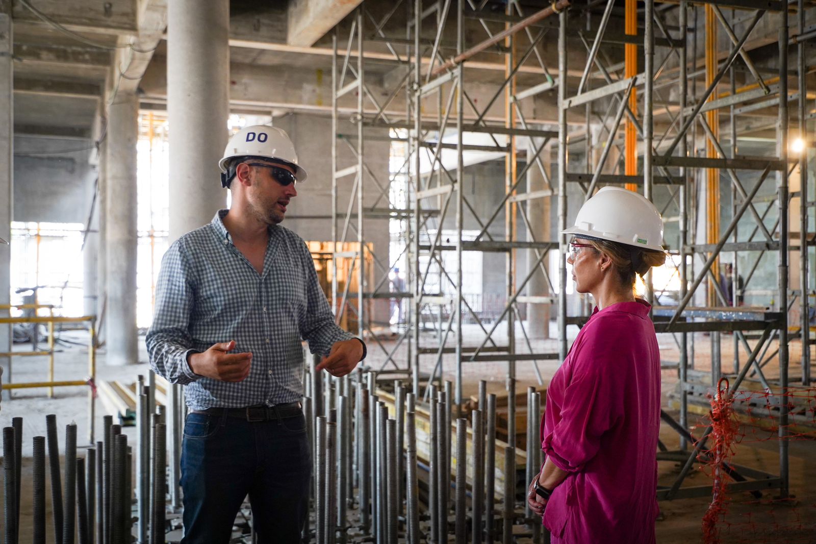 Royón supervisó los avances de obra del reactor nuclear con sello nacional