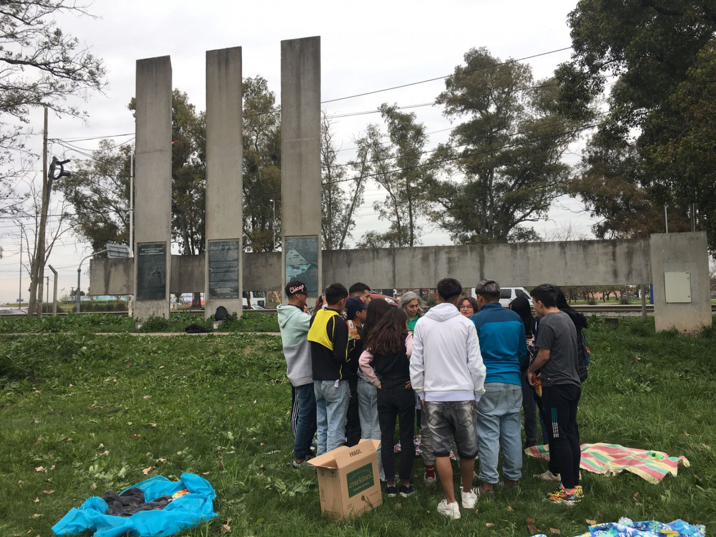 Taller con niñas, niños y educadores de la organización Manitos Solidarias de Ciudad Evita