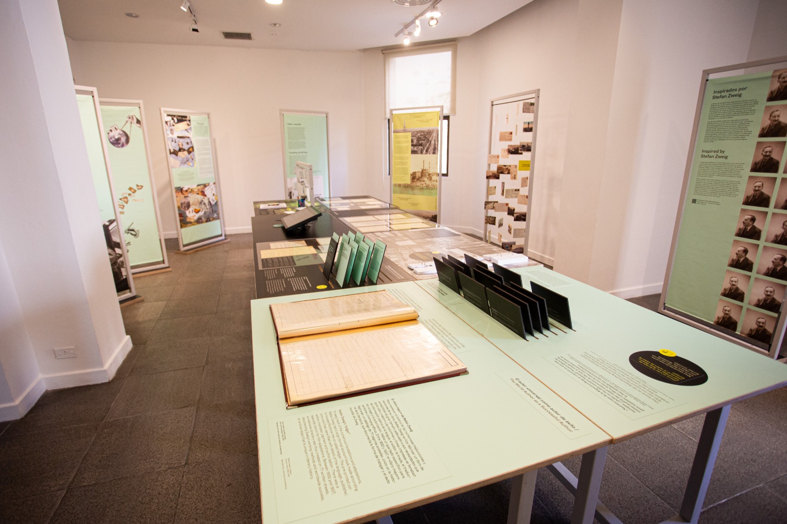 La muestra itinerante se inauguró en Austria, pasó por España, Brasil y finaliza en la Argentina. Foto: CNB