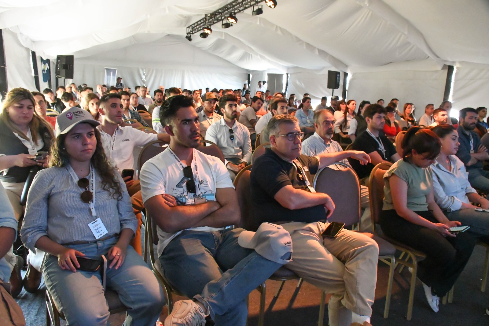 Asistentes en el simposio de drones